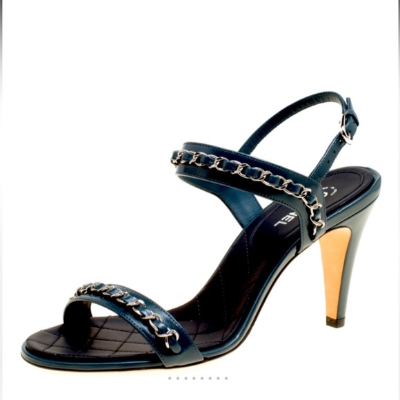 Chanel BNIB Sz 35.5 NAVY - Picture 1 of 6